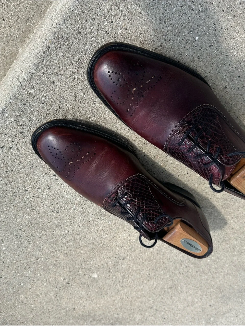 Genuine Alligator trim! Men's Burgundy Leather Oxford with Brogue Detailing